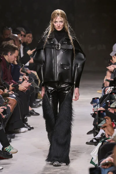 Look 8